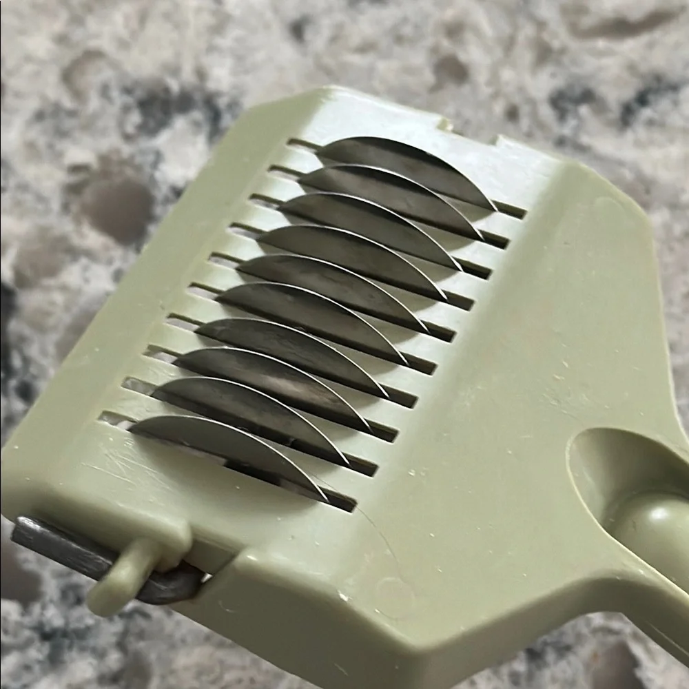 ACME Green Handheld Dough Cutter